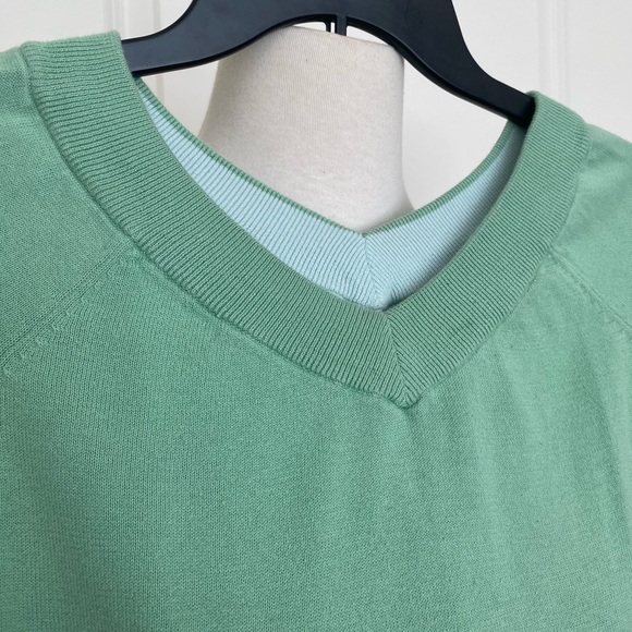 AE V-neck Sweater - Picture 2 of 6